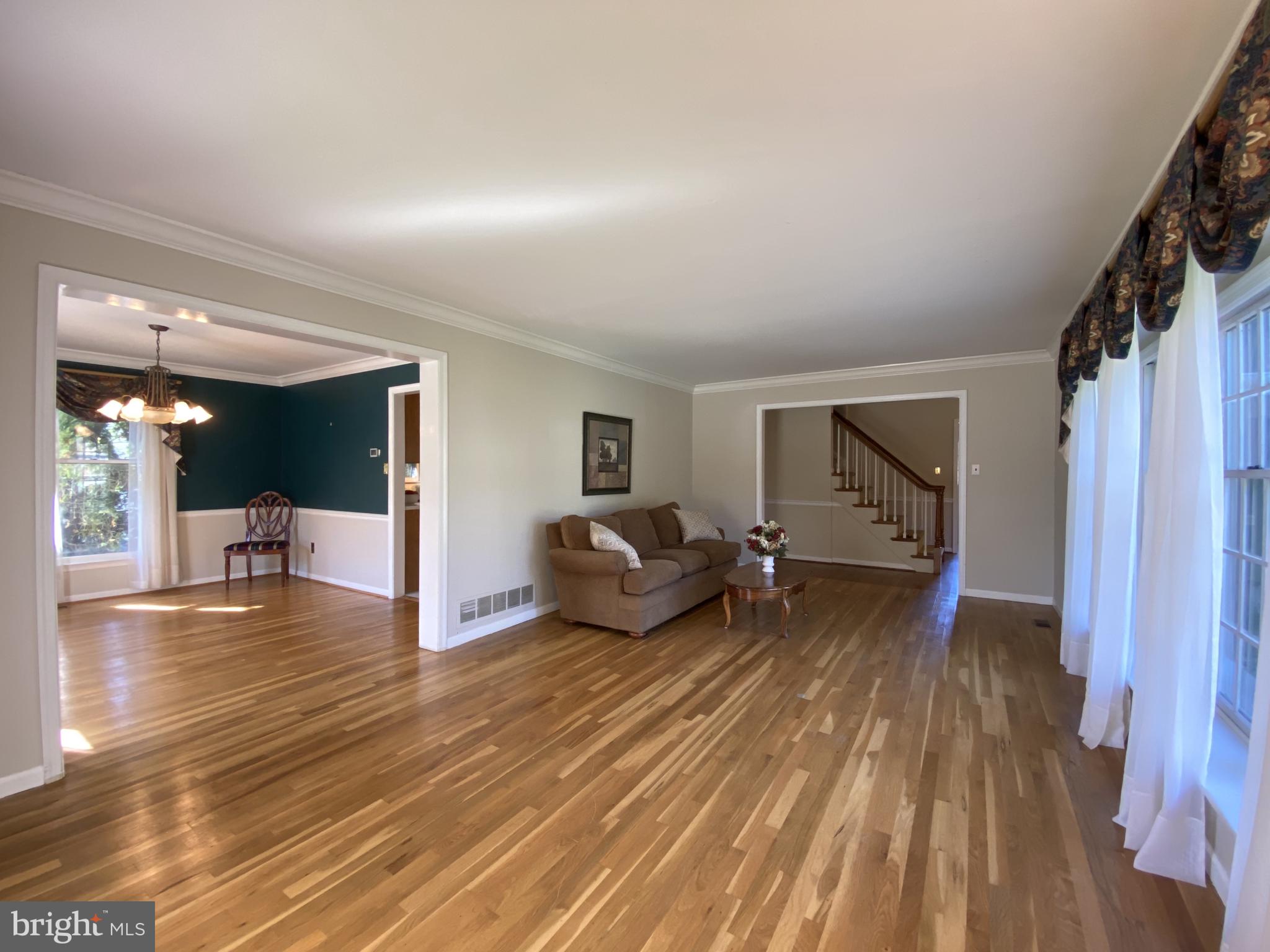6 Kenwick Road Hockessin, DE 19707 - Photo 6 of 28 Alternate view, living rm open to dining rm