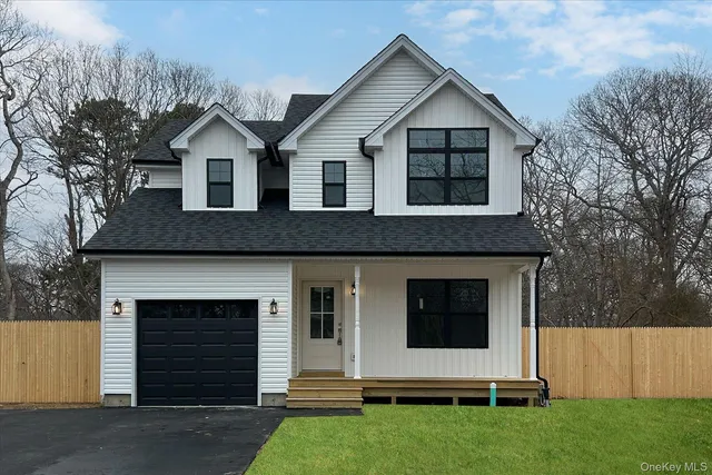 $669,000 | 43 Shirley Lane, Medford, NY 11763