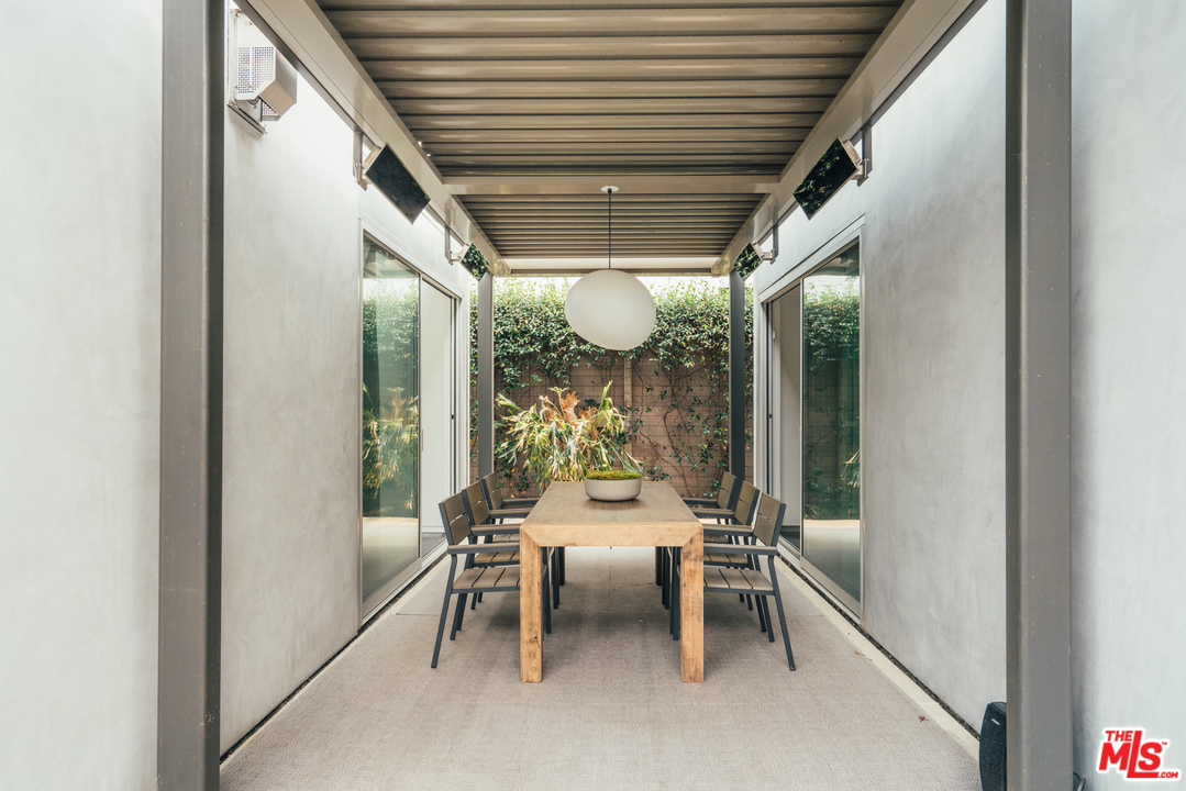 2005 Glencoe Avenue Venice, CA 90291 - Photo 16 of 34 a dining room with furniture and window