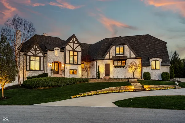 $3,250,000 | 2 Woodard Place, Zionsville, IN 46077