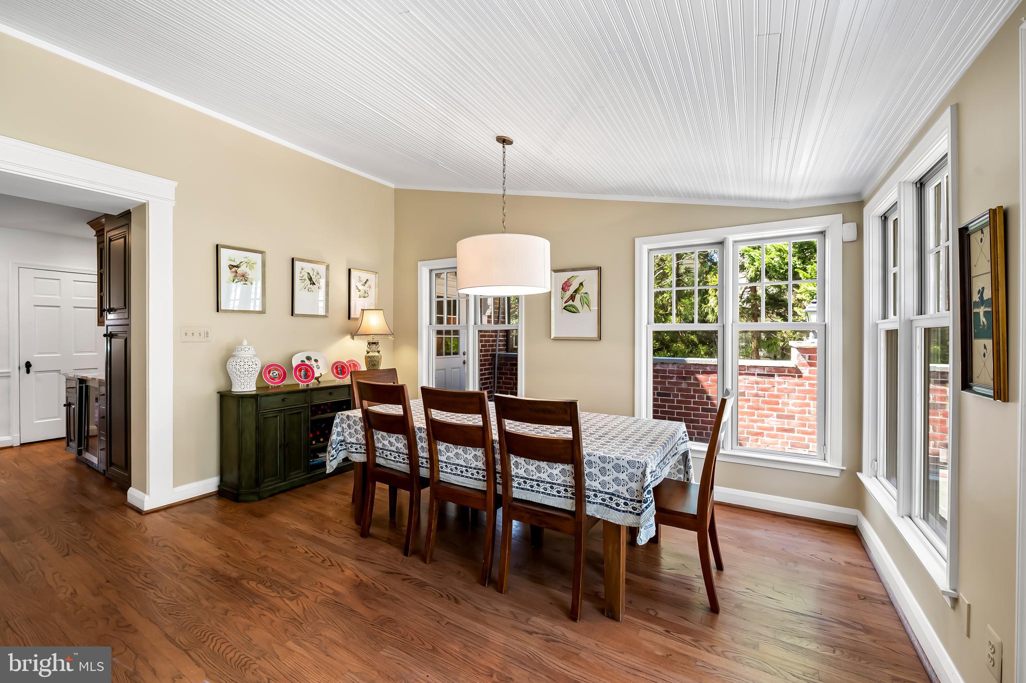 5911 Meadowood Road Baltimore, MD 21212 - Photo 13 of 52 Eating area open to family room, kitchen & patio