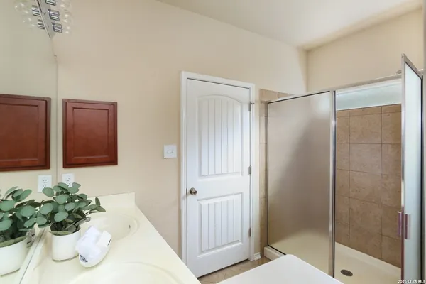 $1,950 | 213 Elisabeth Run, San Antonio, TX 78253