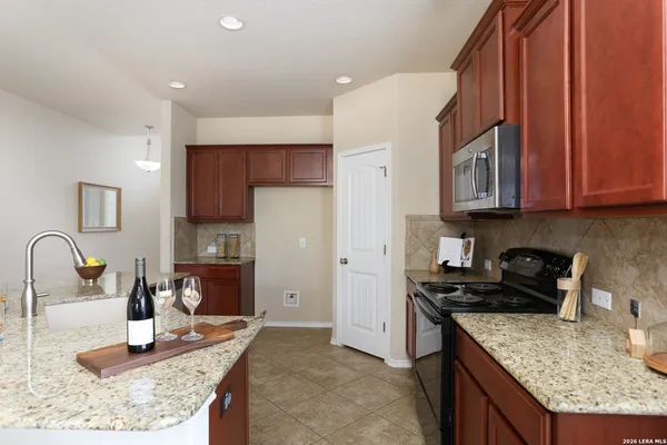 $1,950 | 213 Elisabeth Run, San Antonio, TX 78253