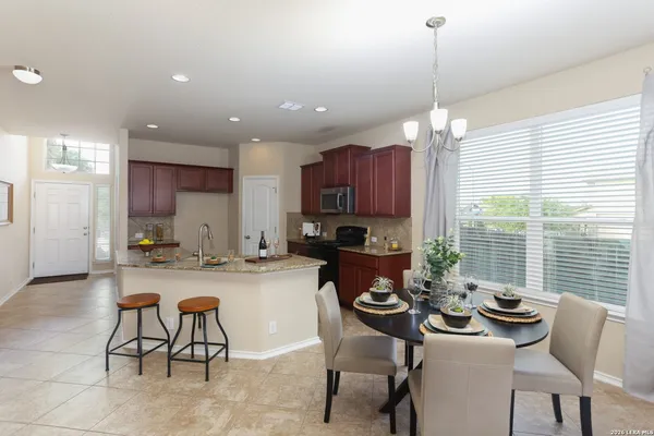 $1,950 | 213 Elisabeth Run, San Antonio, TX 78253