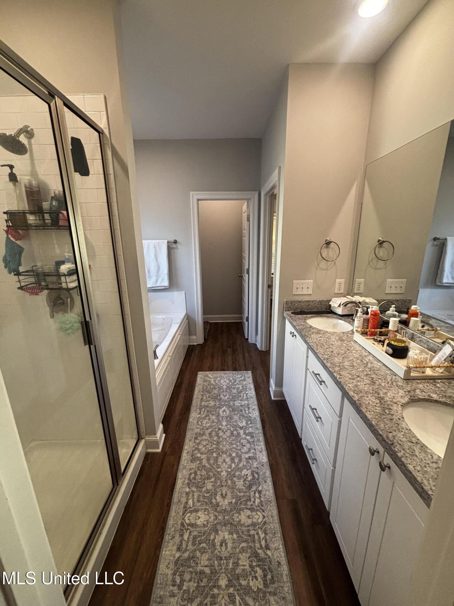 405 Butternut Drive Canton, MS 39046 - Photo 15 of 29 Master Bath