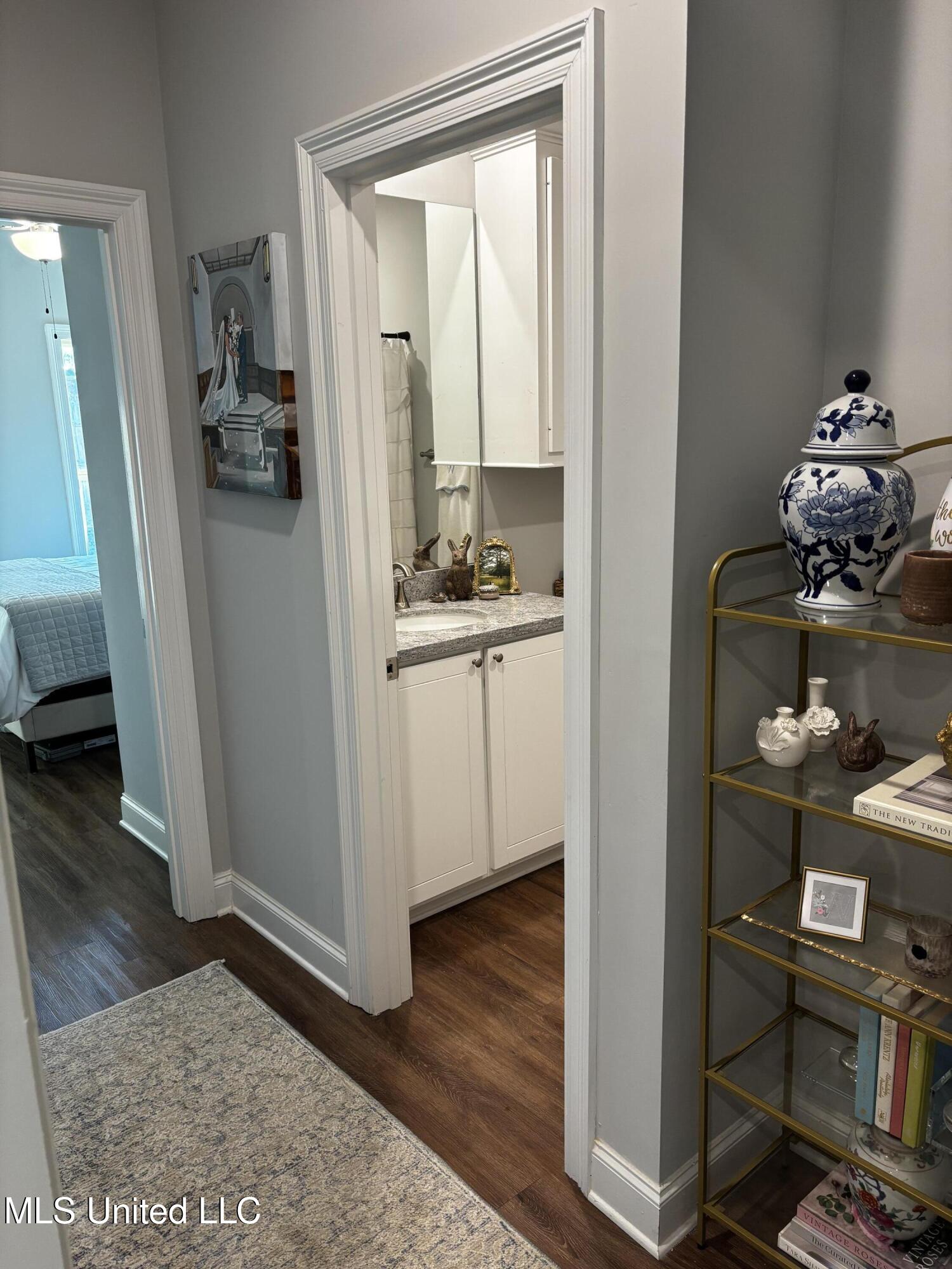 405 Butternut Drive Canton, MS 39046 - Photo 27 of 29 Hall