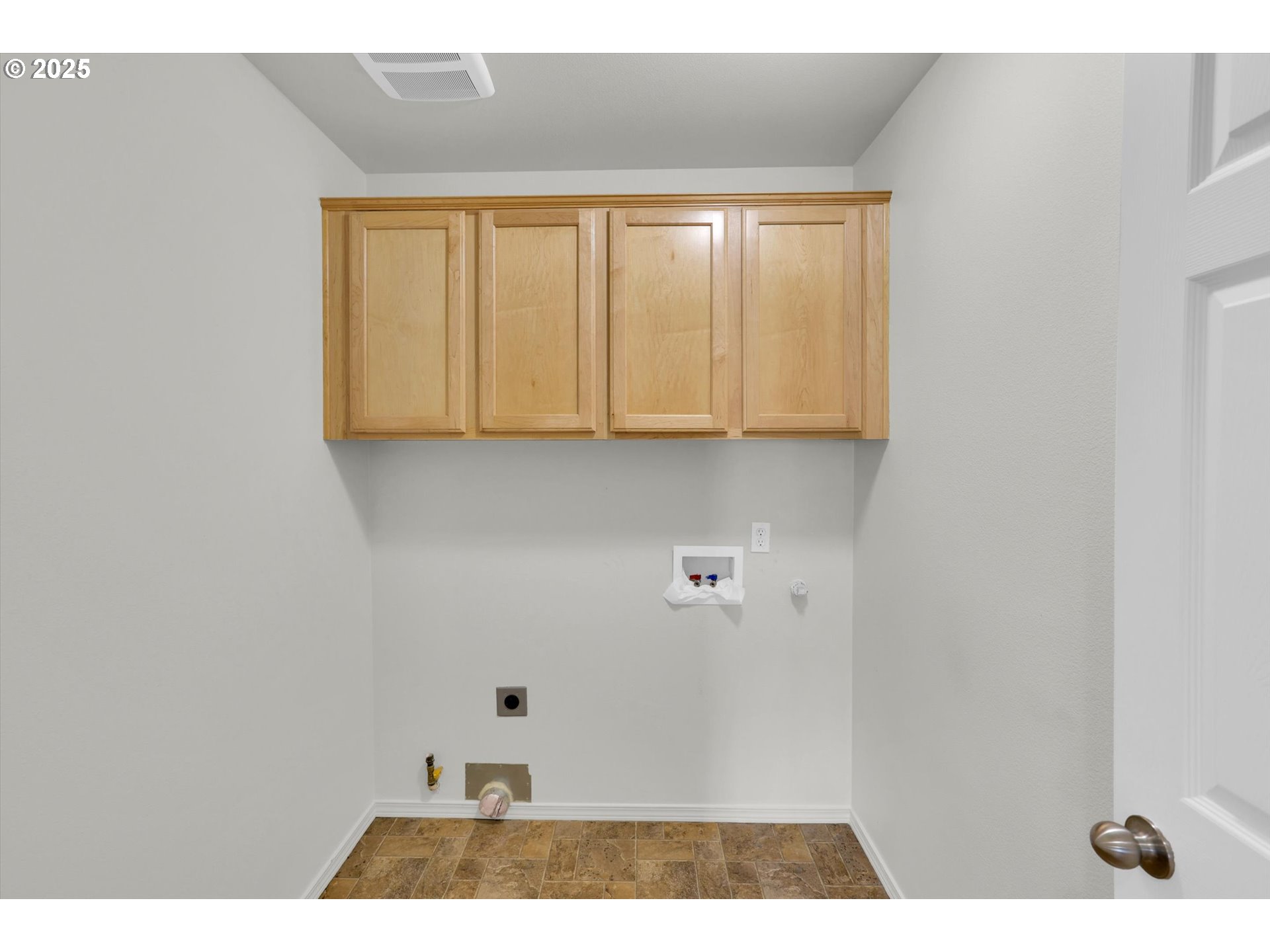 4537 Southeast Davis Road Hillsboro, OR 97123 - Photo 17 of 25 Gallery Image 17