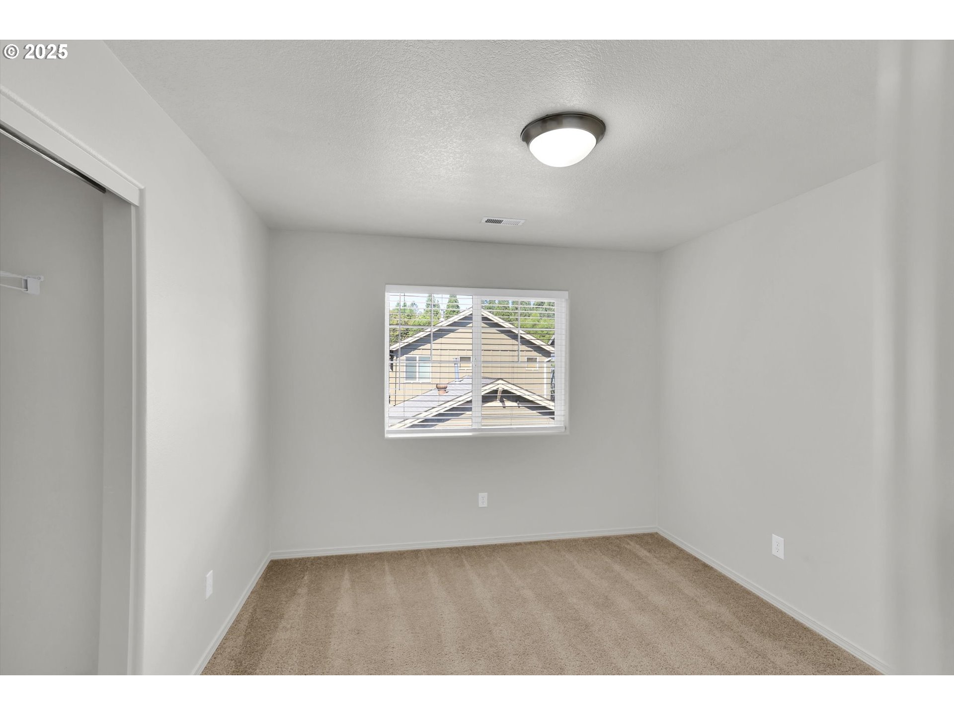 4537 Southeast Davis Road Hillsboro, OR 97123 - Photo 18 of 25 Gallery Image 18