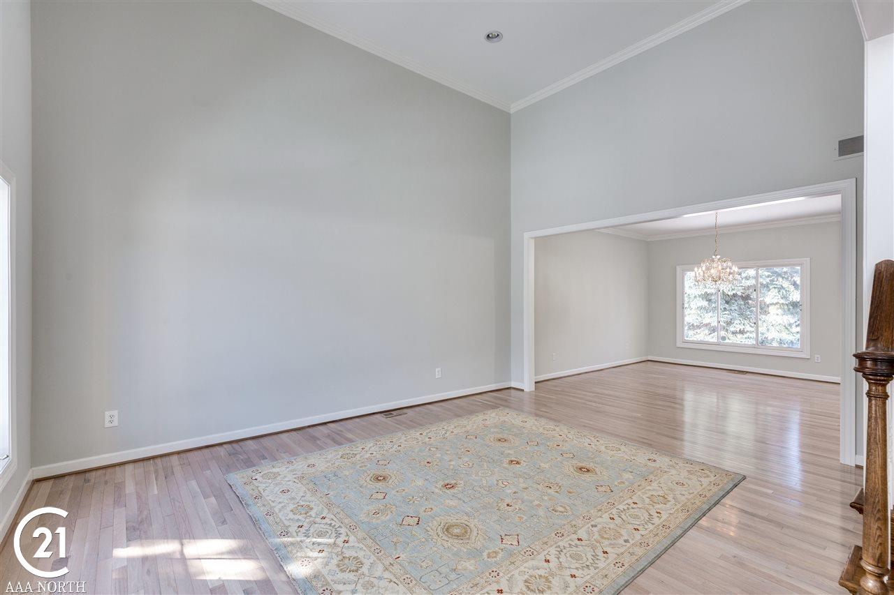 1903 Blue Grass Drive Rochester, MI 48306 - Photo 6 of 43 31315025-5.JPG