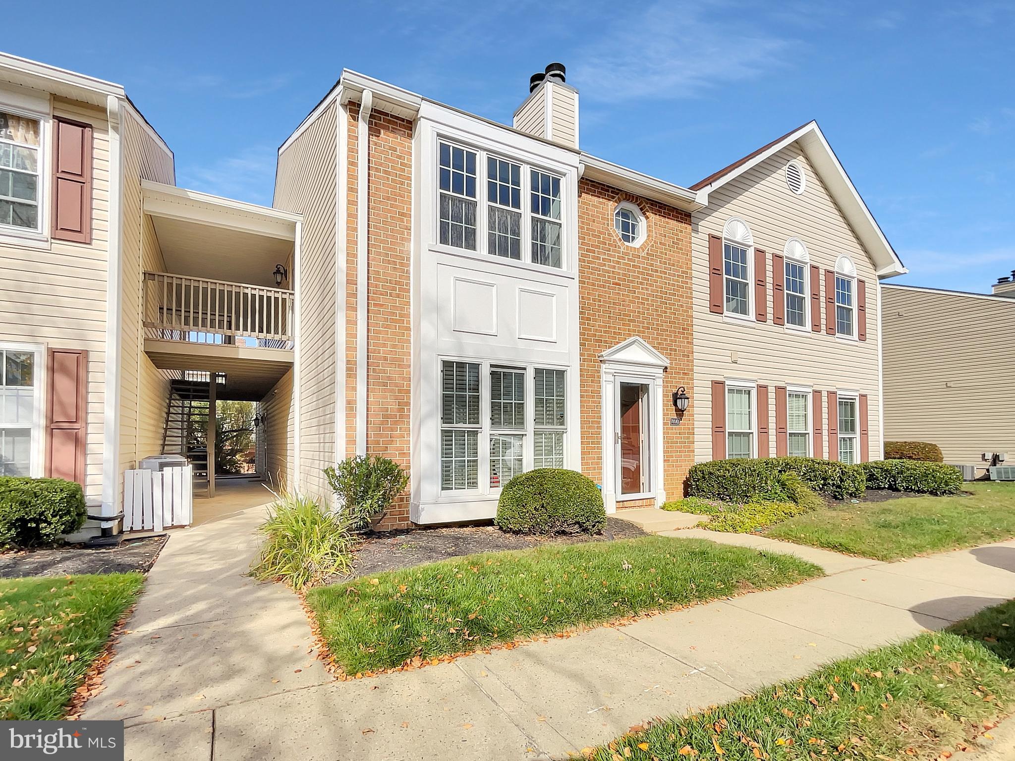 7804 Harrowgate Circle, Unit D Springfield, VA 22152 - Photo 7 of 33 Gallery Image 7