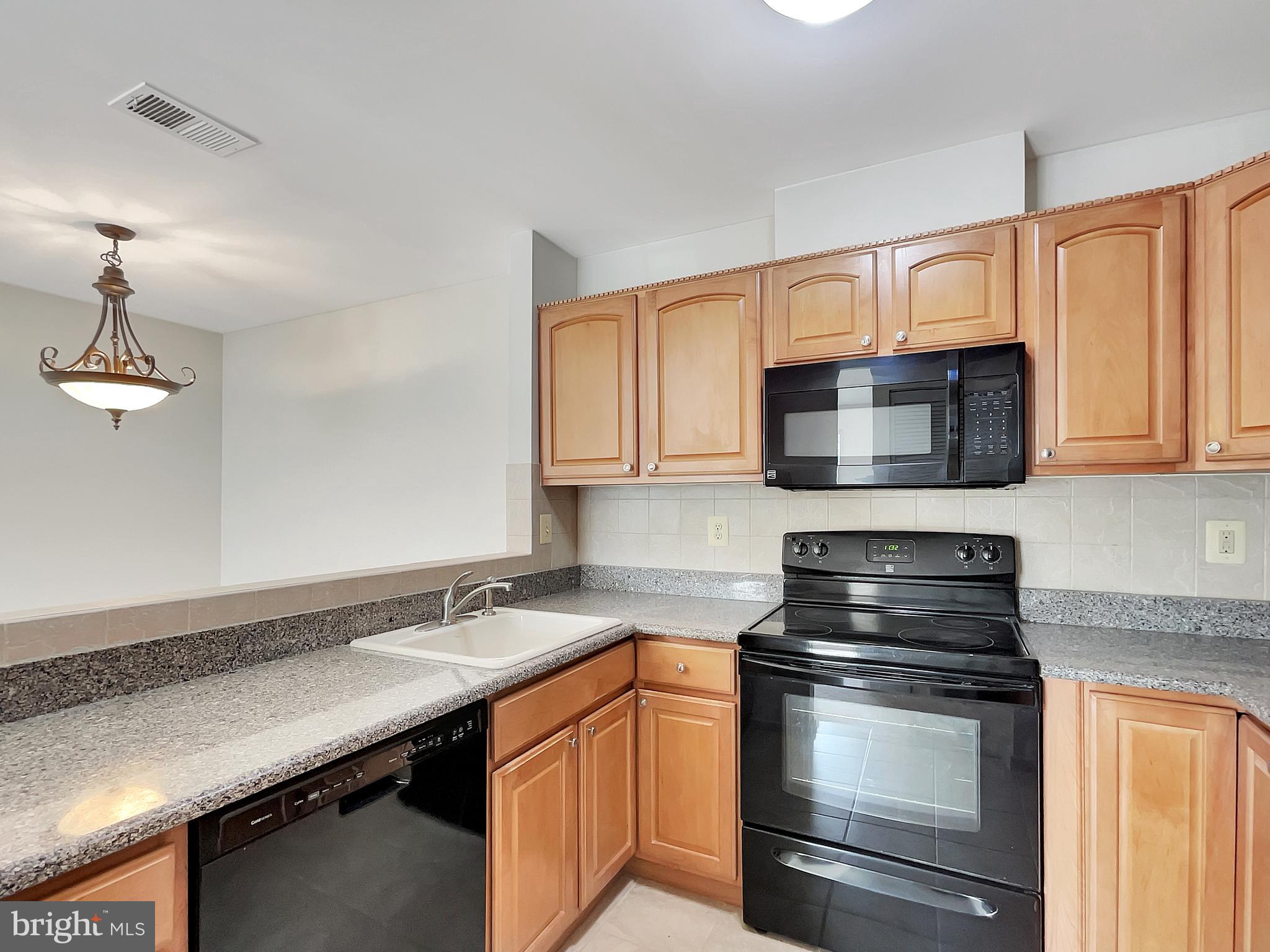 7804 Harrowgate Circle, Unit D Springfield, VA 22152 - Photo 8 of 33 Gallery Image 8