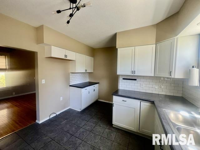 636 North 8th Avenue Canton, IL 61520 - Photo 17 of 33
