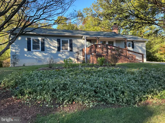 $364,000 | 356 Clubhouse Drive, Lusby, MD 20657