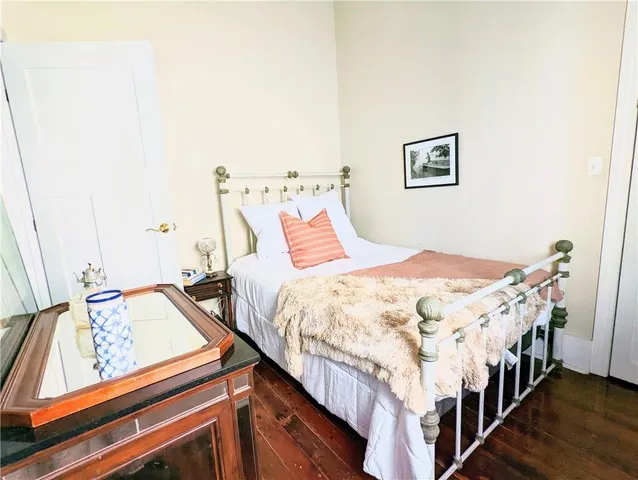 $1,800 | 1323 Esplanade Avenue, Unit D, New Orleans, LA 70116