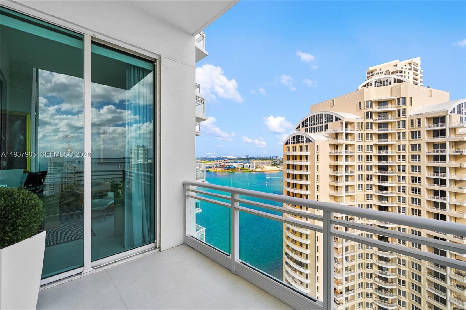 900 Brickell Key Boulevard, Unit 2004 Miami, FL 33131 - Photo 30 of 35