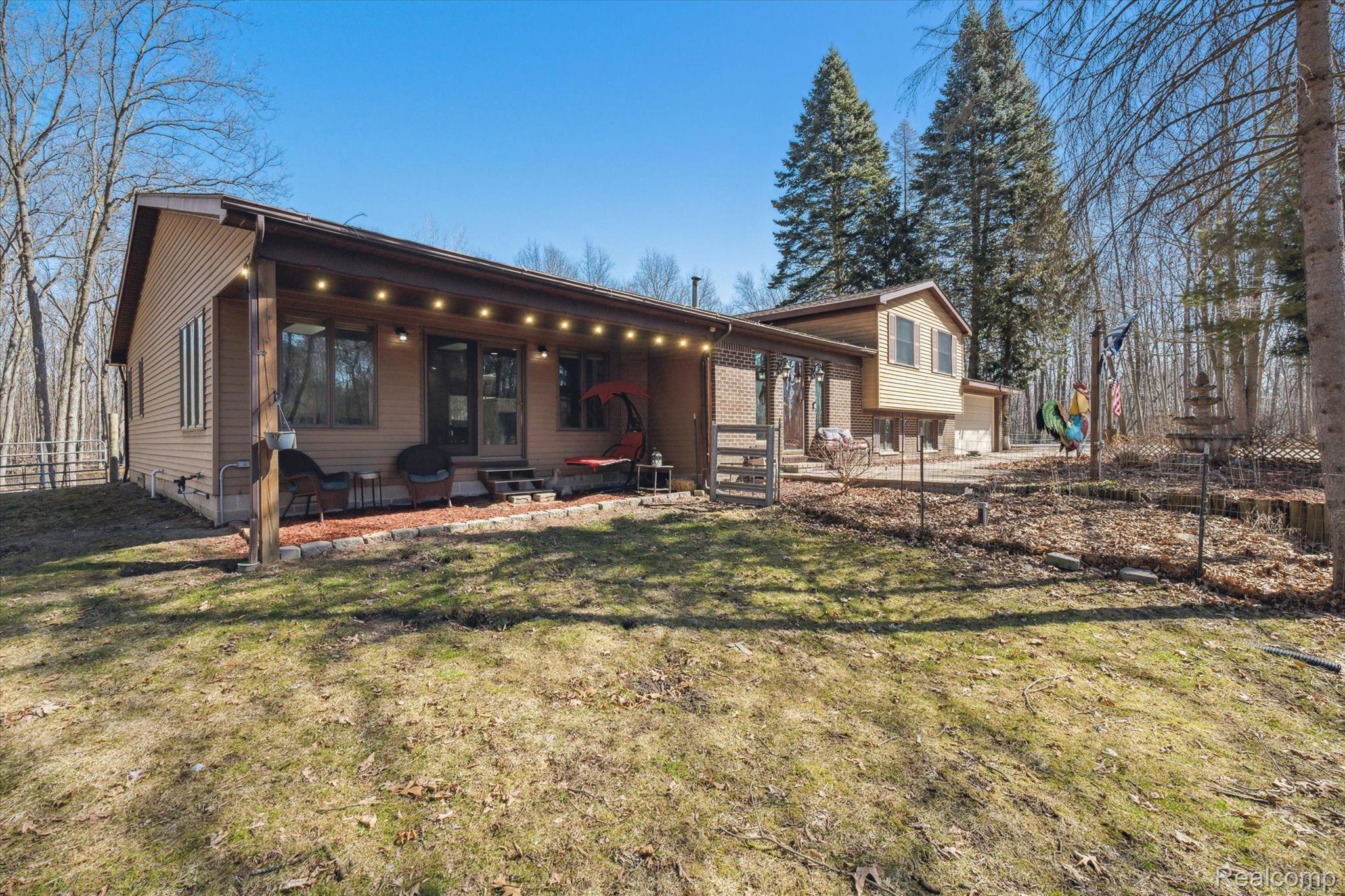 1353 Sackner Road Fenton, MI 48430 - Photo 3 of 46 Gallery Image 3