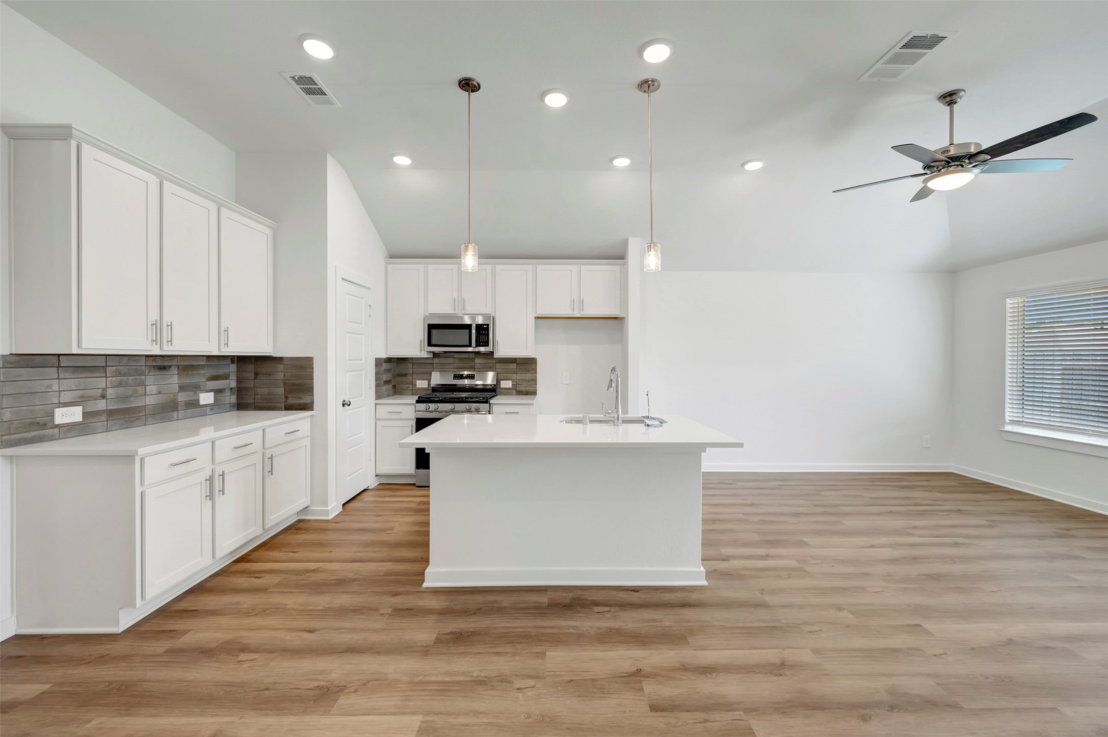 716 Hackberry Branch Magnolia, TX 77354 - Photo 18 of 32