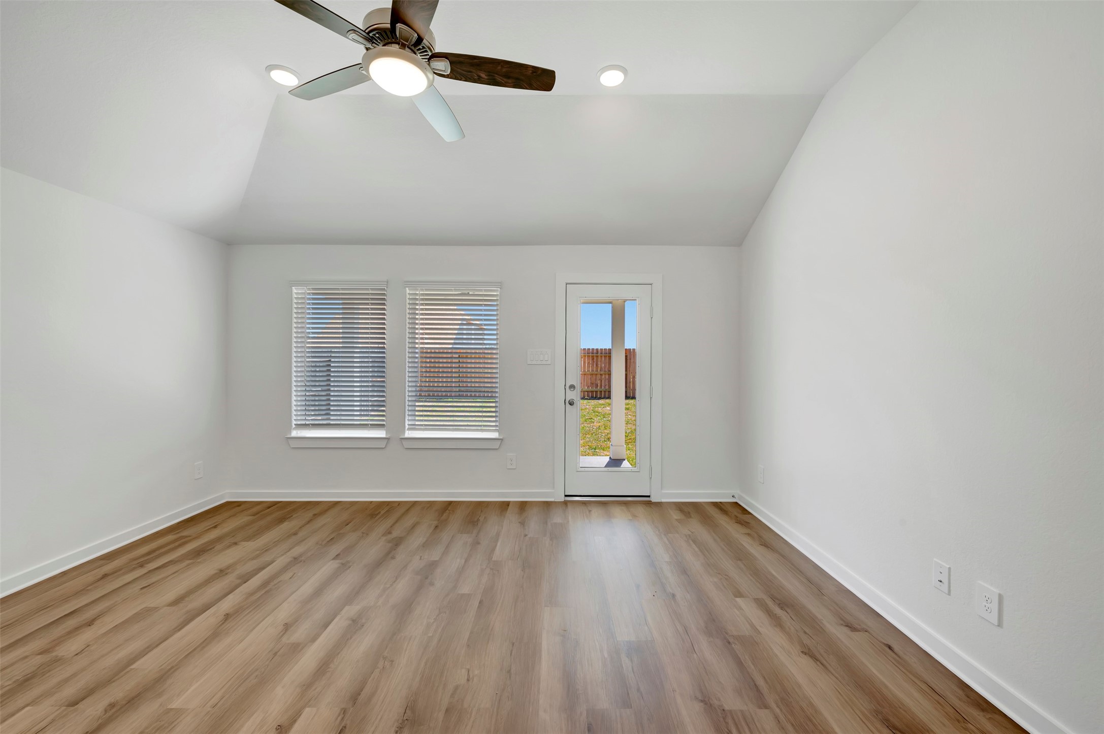 716 Hackberry Branch Magnolia, TX 77354 - Photo 10 of 32