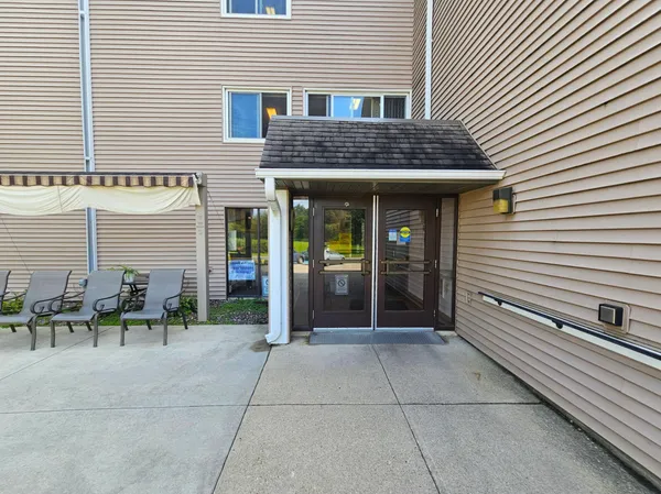 $665 | 409 South Hudson Avenue, Unit 311, Spring Valley, MN 55975