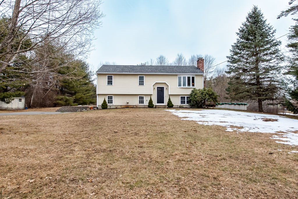 3 Perth Drive Stratham, NH 03885 - Photo 1 of 40 Gallery Image 1