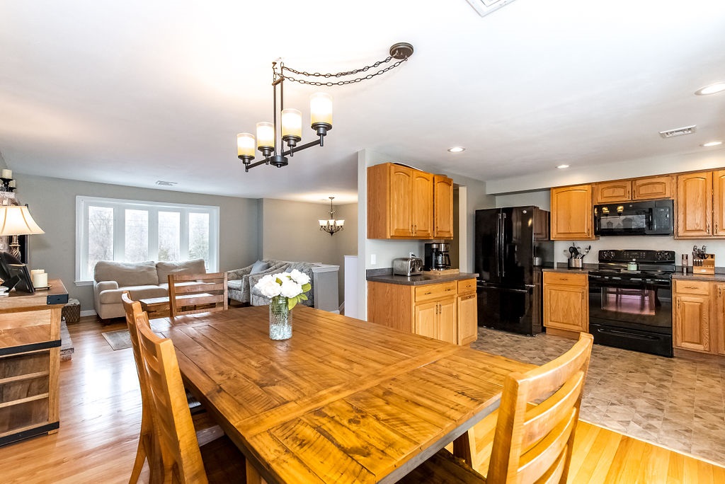 3 Perth Drive Stratham, NH 03885 - Photo 12 of 40 Gallery Image 12