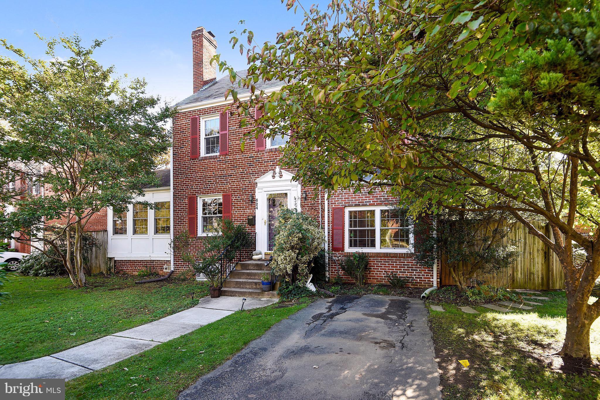 624 Wayne Avenue Silver Spring, MD 20910 - Photo 25 of 28 front view of a house with a yard