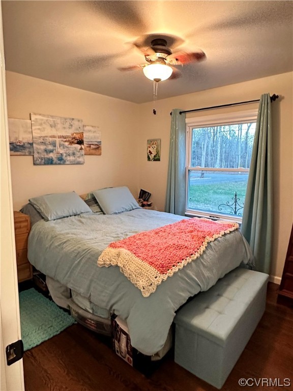 7379 Venable Road Kents Store, VA 23084 - Photo 15 of 28 a bedroom with a bed and a window