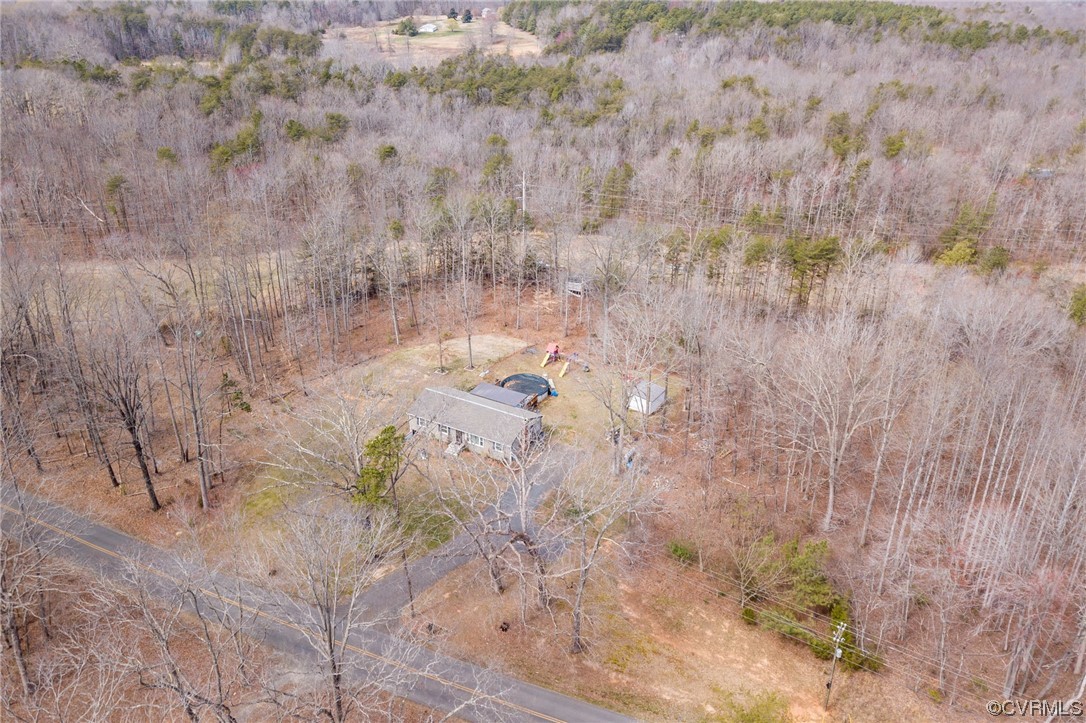 7379 Venable Road Kents Store, VA 23084 - Photo 5 of 28 a view of a dry yard