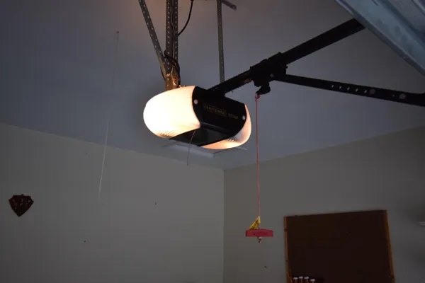 $239,900 | 25430 Bohn Court, Flat Rock, MI 48134