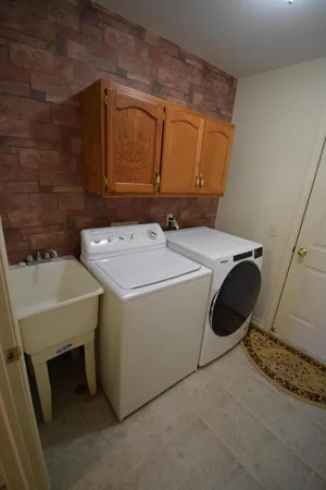 $239,900 | 25430 Bohn Court, Flat Rock, MI 48134