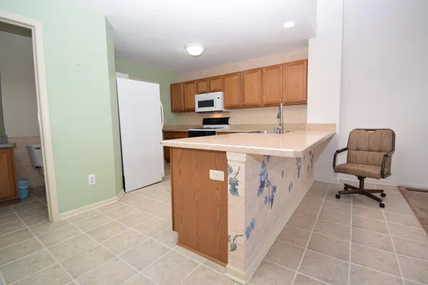 $239,900 | 25430 Bohn Court, Flat Rock, MI 48134