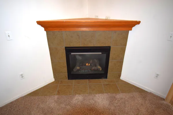 $239,900 | 25430 Bohn Court, Flat Rock, MI 48134