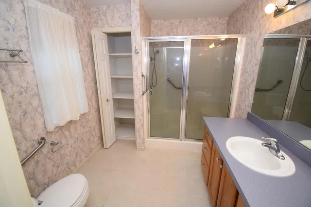 $239,900 | 25430 Bohn Court, Flat Rock, MI 48134