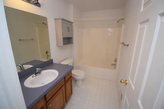 $239,900 | 25430 Bohn Court, Flat Rock, MI 48134