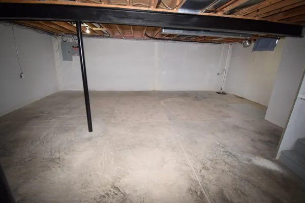 $239,900 | 25430 Bohn Court, Flat Rock, MI 48134