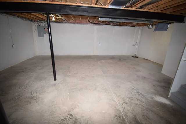 $239,900 | 25430 Bohn Court, Flat Rock, MI 48134