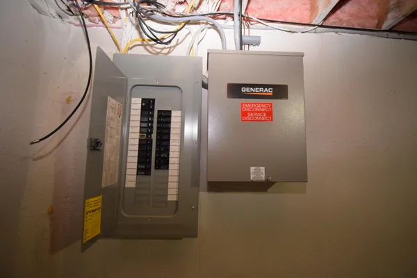 $239,900 | 25430 Bohn Court, Flat Rock, MI 48134