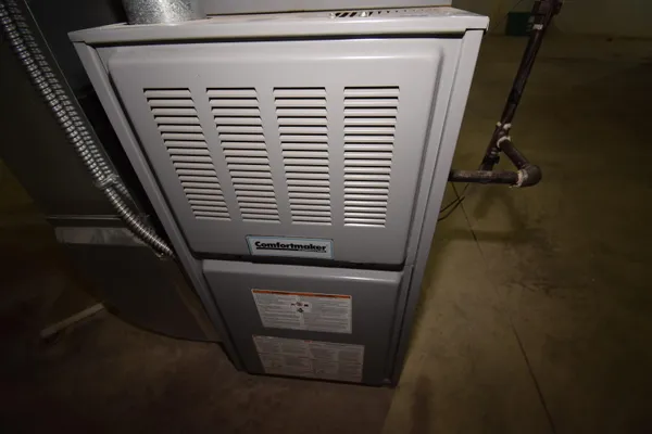 $239,900 | 25430 Bohn Court, Flat Rock, MI 48134