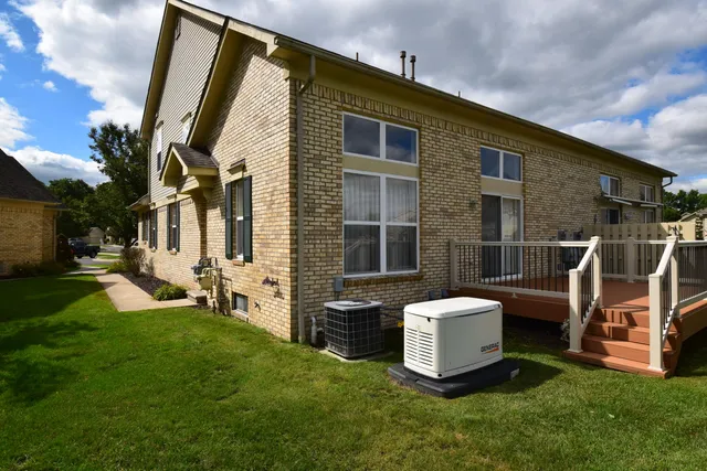 $239,900 | 25430 Bohn Court, Flat Rock, MI 48134