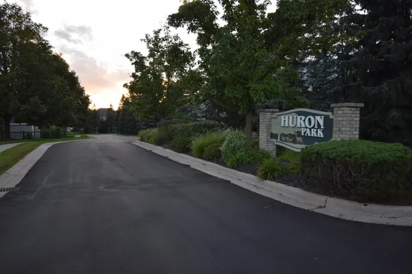 $239,900 | 25430 Bohn Court, Flat Rock, MI 48134