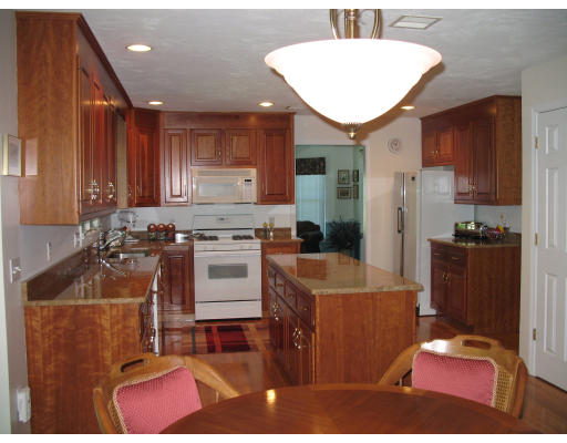 23 Russet Hill Road Franklin, MA 02038 - Photo 8 of 22 Gallery Image 8