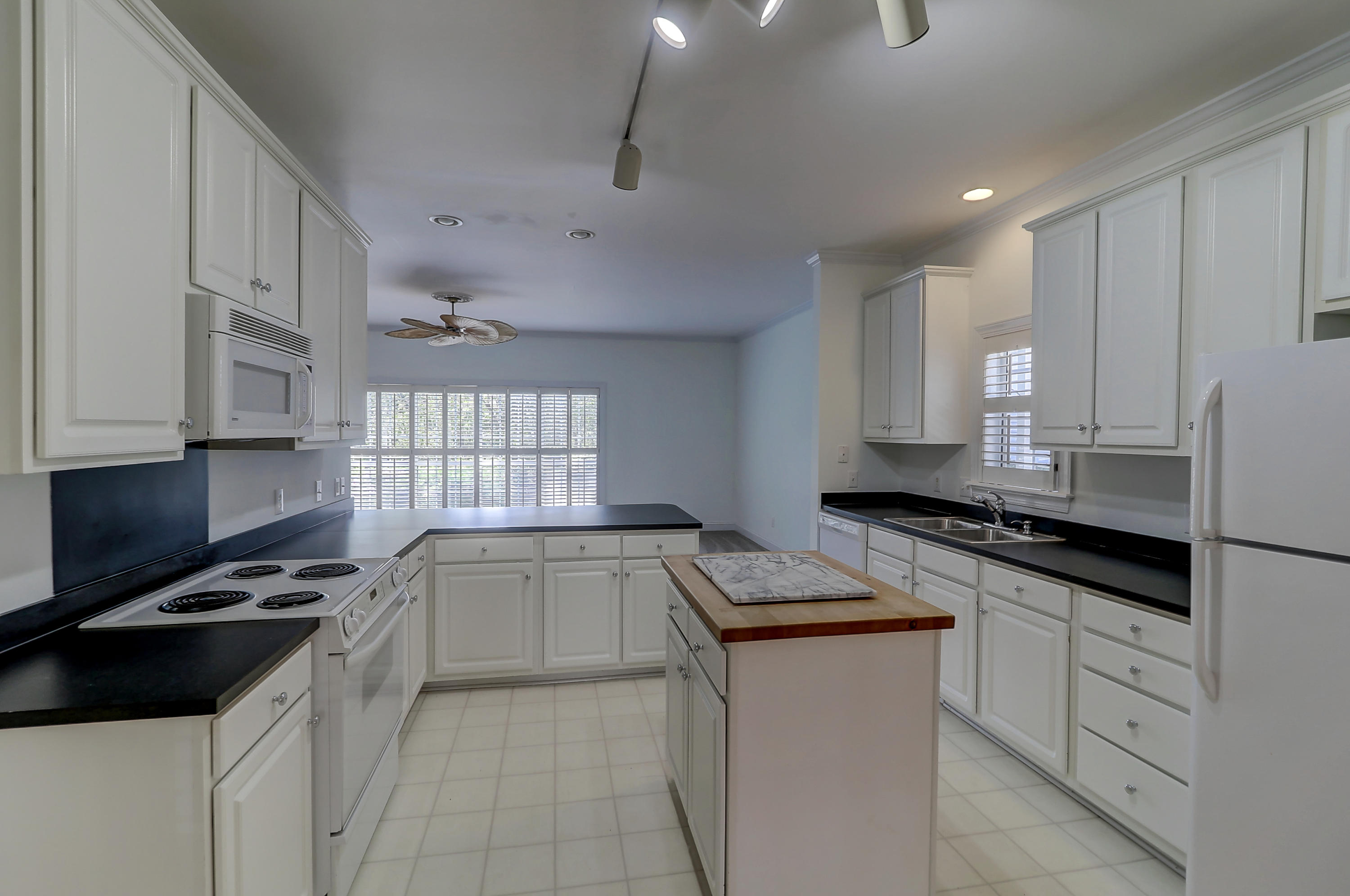 1065 Mathis Ferry Road Mount Pleasant, SC 29464 - Photo 5 of 28 Kitchen