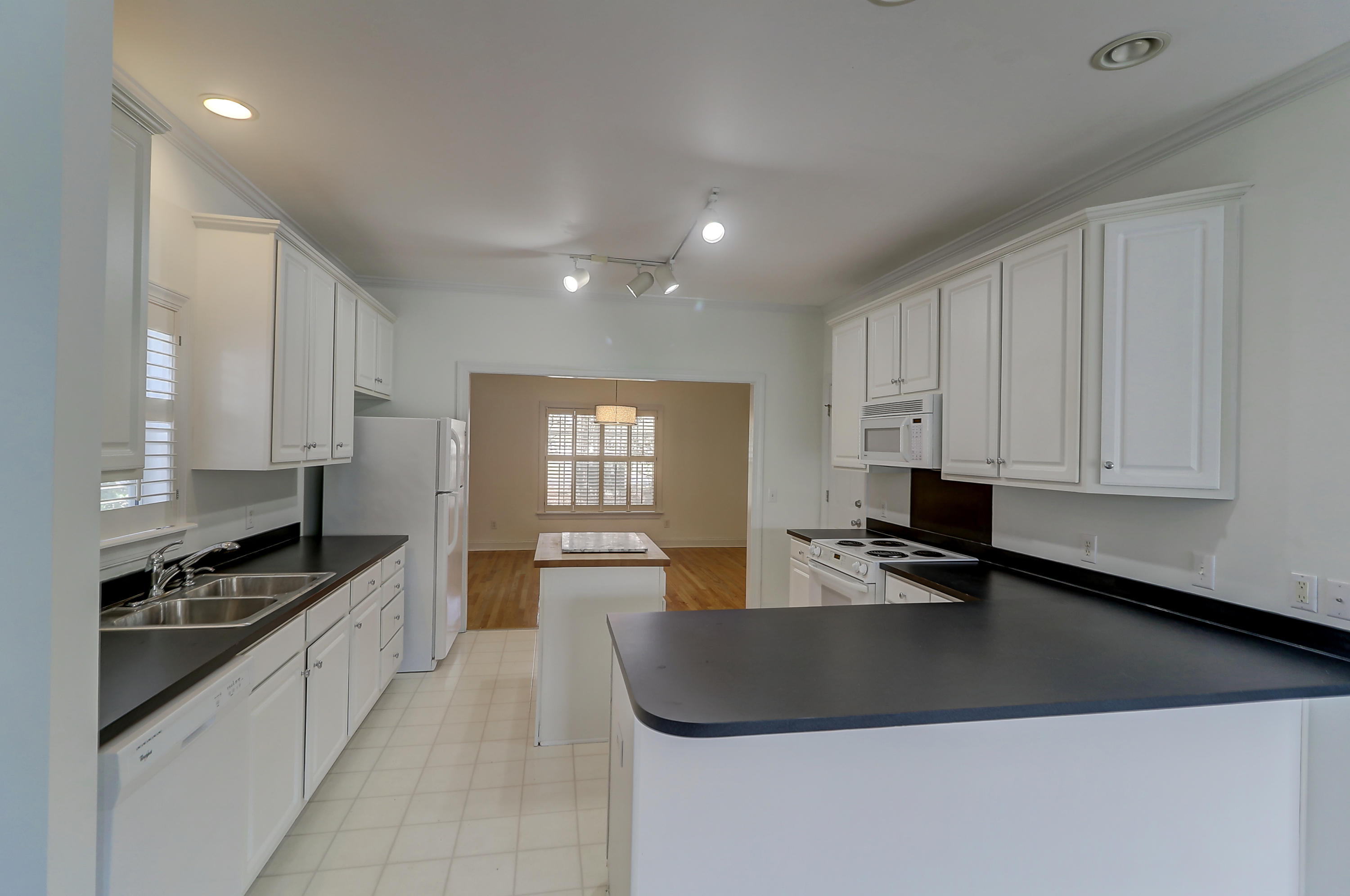 1065 Mathis Ferry Road Mount Pleasant, SC 29464 - Photo 6 of 28 Kitchen