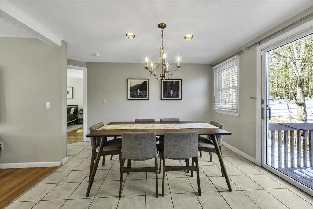 123 Old Farm Road Westfield, MA 01085 - Photo 8 of 39 Gallery Image 8