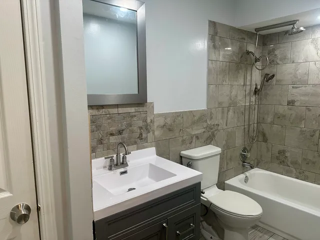 $154,900 | 2 B East Dundee Quarter Drive, Unit 101, Palatine, IL 60074