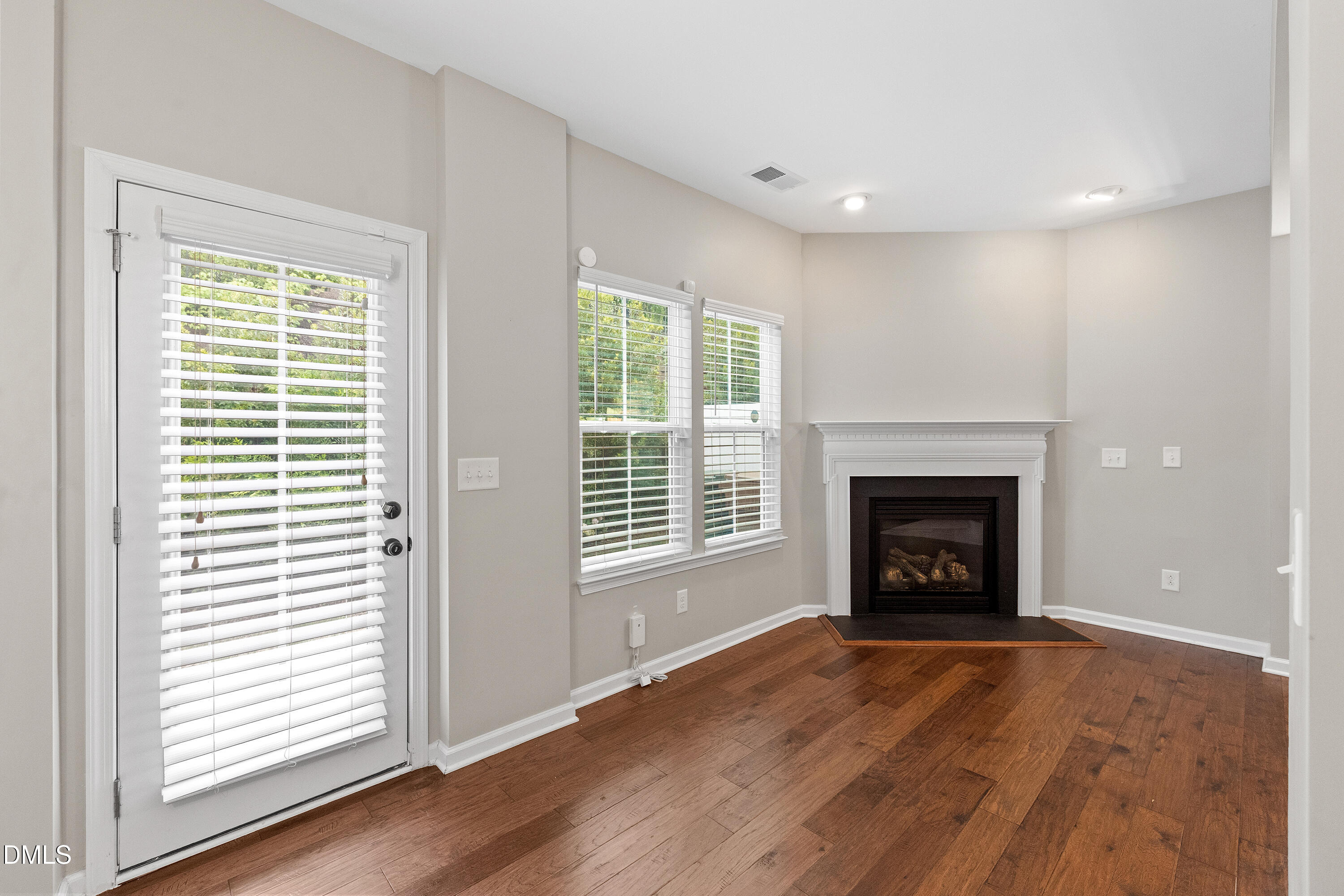 442 Panorama View Loop Cary, NC 27519 - Photo 11 of 29 IMG_5377