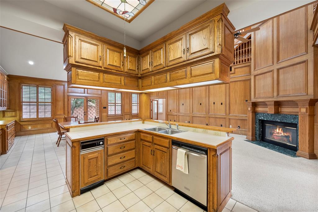 217 Williams Road Fort Worth, TX 76120 - Photo 8 of 36