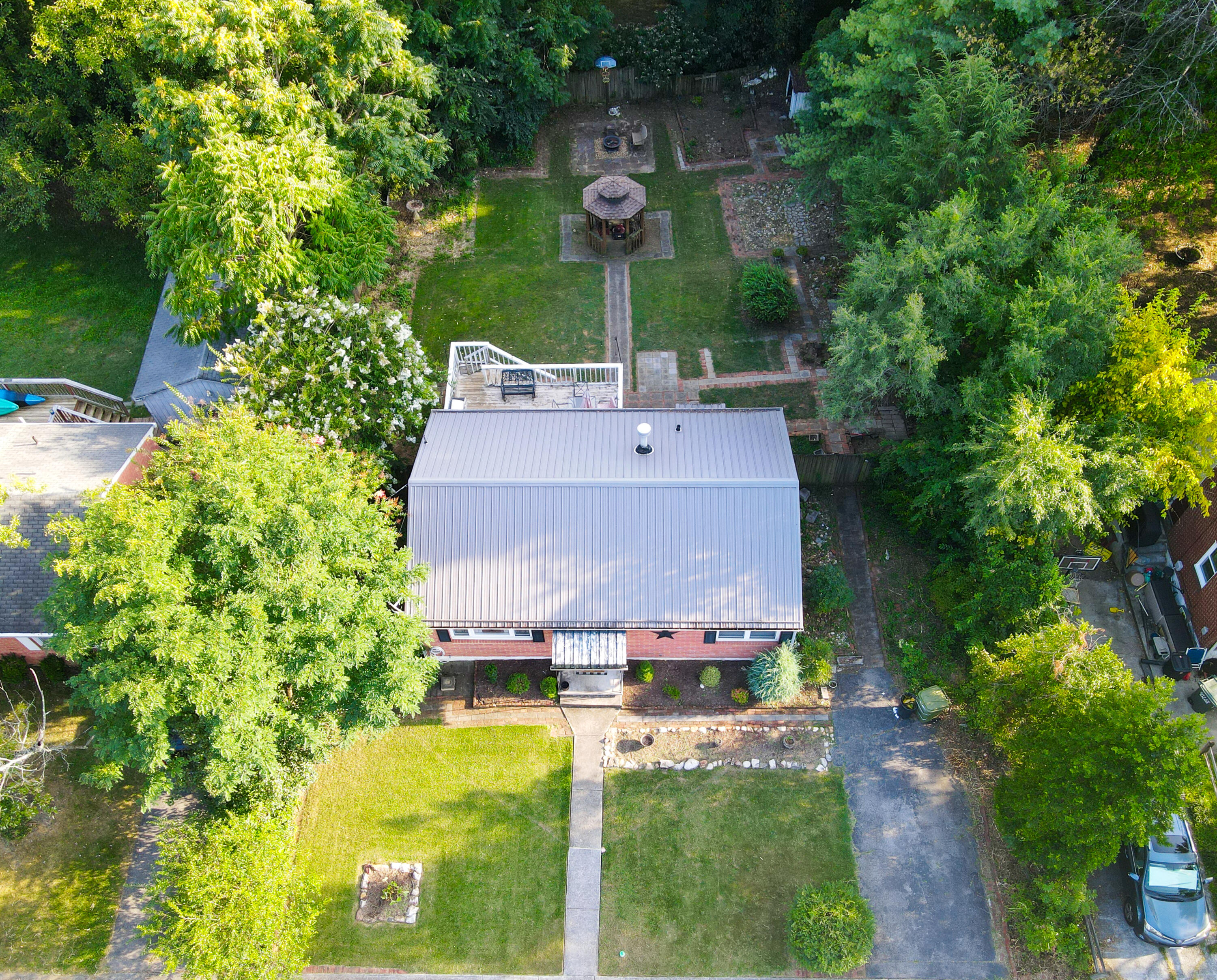 542 Hawthorn Road Salem, VA 24153 - Photo 3 of 28 _DSC1458