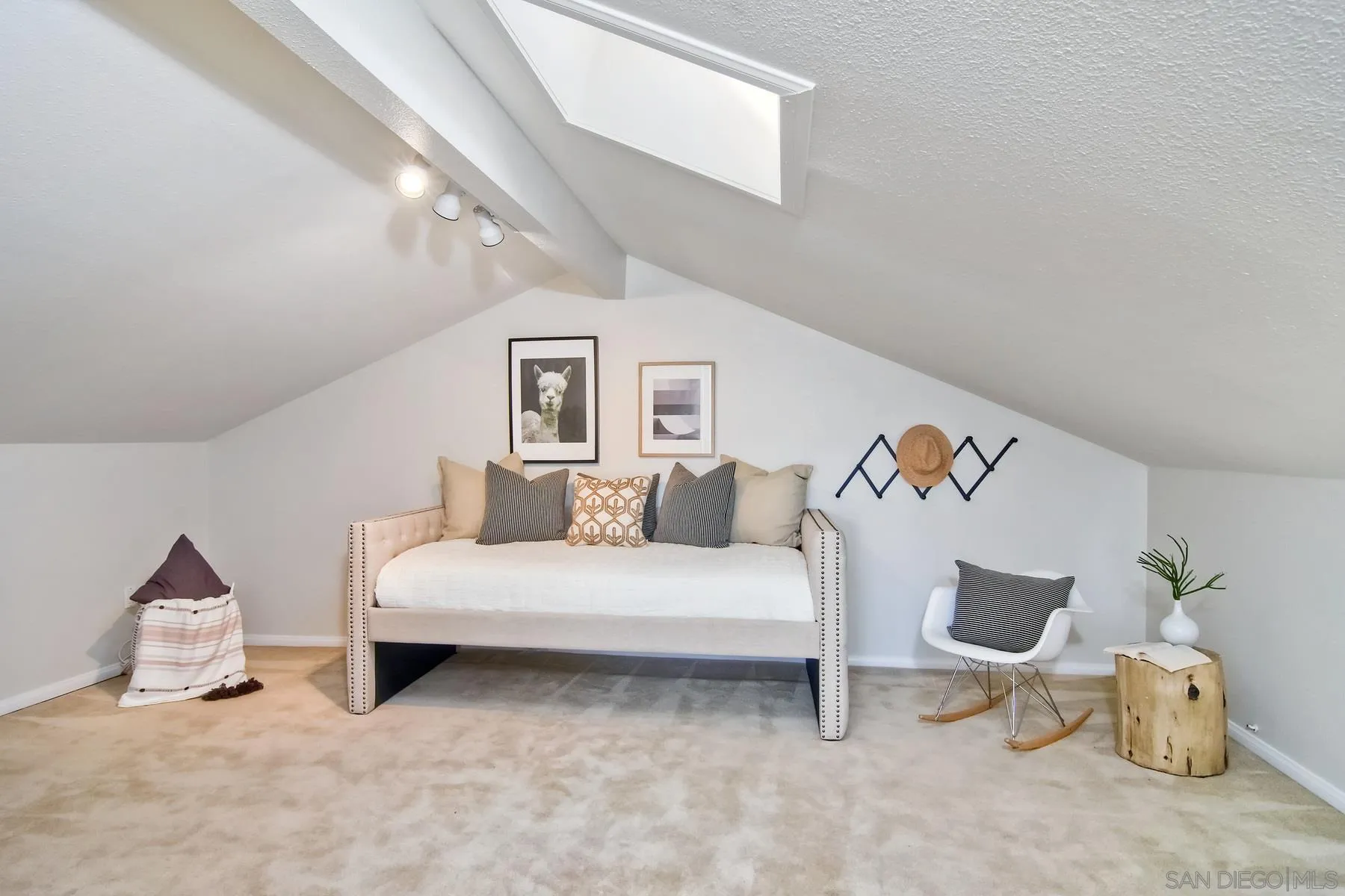 803 Caminito Azul Carlsbad, CA 92011 - Photo 29 of 41 a living room with furniture