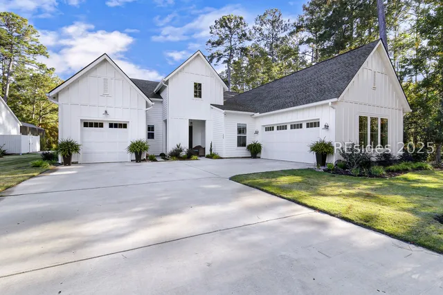 $950,000 | 735 Firethorn Lane, Hardeeville, SC 29927